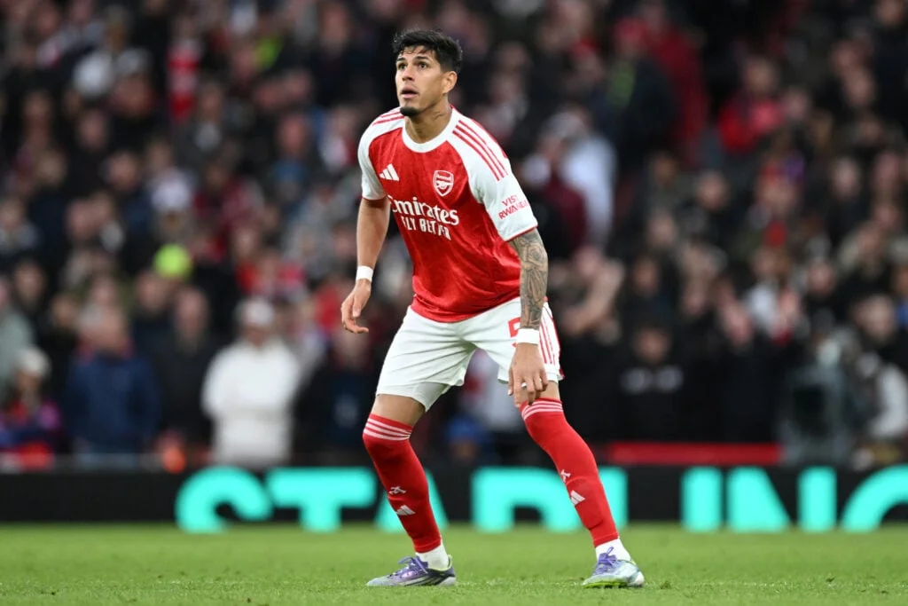 Hincapié debuta en la Premier con los Gunners
